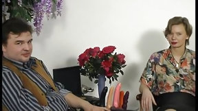german casting video: Brunette Milf mit kleinen titten bekommt beim casting die muschi ausgeschleckt