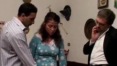 servant video: Pere demande a son fils de baiser sa servante