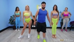 gym video: Sporty beauties stop for a minute to fuck