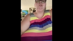 ssbbw video: Fat babe playing with hitachi while on work break at desk