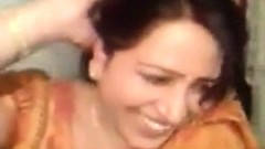 indian reality video: desi- very beautiful punjabi aunty sucking dick