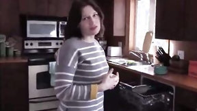 amateur video: Stiefsohn probiert neue Kamera mit Stiefmutter aus