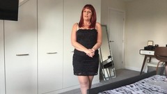 british video: Hot UK mum shows all