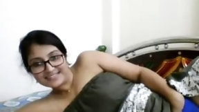 pretty indian video: Sensation Julie Bhabhi playing with her breasts