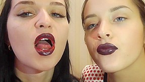 lipstick video: Messy Lipstick Kissing 3