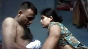 desi in homemade video: Desi Uncle and Aunty in Homemade Sextape