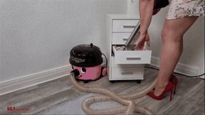 vacuum video: Mila - Vacuuming mistery items from drawers
