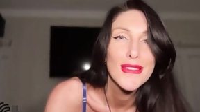russian beauty video: Bombshell mom fuck to orgasm