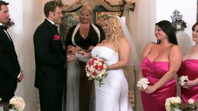 knockers video: Cougar Porn Samantha Gets Hitched, Curvy