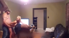 dare video: Wife fucks pizza delivery guy on a dare