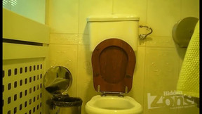 toilet video: Blonde haired show her beautiful pussy at toilet