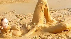 mud video: jana - mud orgasm