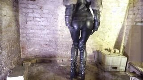 leather video: Lover Otta Koi: cellar FEM DOM. Bdsm, head, leather leggings and fur coat!