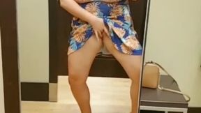 changing room video: Public dressing room snapchat show