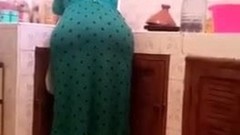 mom big ass video: Arab big ass (38)