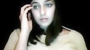 pakistani video: Pakistani Girl Tayyiba showing Paki Pussy and Pakiboobs on Webcam