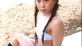 japanese school uniform video: YUNO puts off her school uniform
