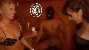 german swinger video: Orgy in german swingersclub