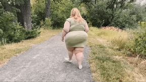 ssbbw video: A Waddle Through the Park