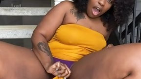 black booty video: Lots of curves and big black ass - ebony mommy with big naturals masturbating solo
