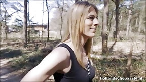 forest video: Lekker anaal met Jentina Small