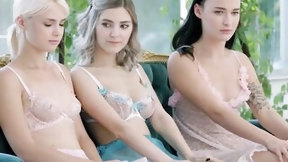 model video: Eva Elfie, Sasha Sparrow, Lika Model and Sybil inside a Dominating Dyke Foursome