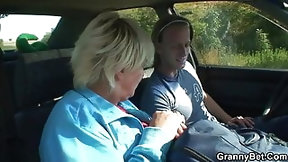 car video: 80 years old bitch gets screwed in the car