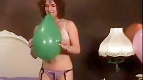 balloon video: Sarahs Balloon Burst