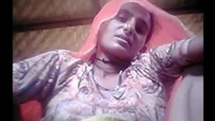 indian fingering video: Dehati Rajasthani wife fingering her cunt