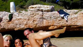 ibiza video: Sexo em Grupo numa Praia de Nudistas em Espanha IBIZA