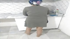 arab mom video: Sexy peasant woman doing natural kitchen chores