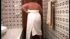 bathroom video: Simona Fogli always takes a hot shower before her