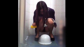 toilet video: Toilet spy 390