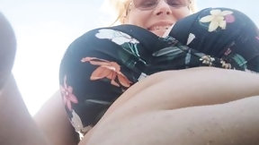 spreading video: Another pissing and spread my pussy at public beach