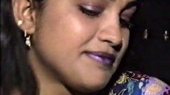 punjabi video: Lahori HEERA MANDI punjabi pakistani girl in threesome