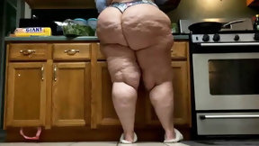 fat video: fat white slut with big ass, big thighs and big hips