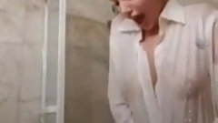 lebanese video: Meryem Lebanese girl hot shower