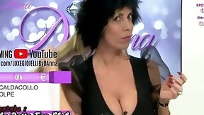 cleavage video: EMANUELA DOWNBLOUSE