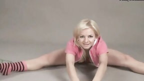acrobatic video: Regina Strekoza bends her back so Hot and legs too