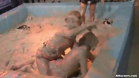 mud video: Dirty Blondies