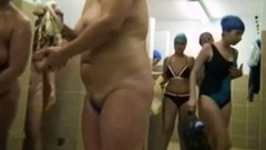 russian voyeur video: Naked housewives spied in public shower room