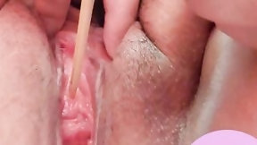 asian masturbation solo video: ひとりえっち8 耳かきで尿道責めながらぐぽぐぽ。だんだん濡れてびちょびちょな昼下がり