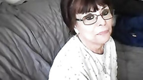 blowjob and cumshot video: Dark Haired Granny Taking Some Cumshots