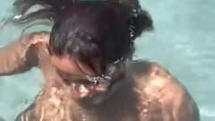 underwater video: Aquatapes - Daisy Loves The Water underwater
