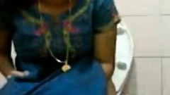 indian handjob video: Hidden cam in ladies bathroom girl pissing - xnxpov.com
