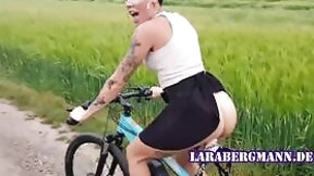 bicycle video: Pimp my Bike Lara Bergmann fickt ihr Fahrrad!
