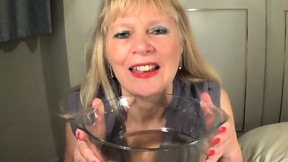 pissing video: Amateur Mature Blonde Piss and Facial