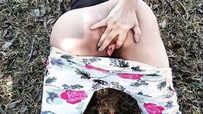 indian in public video: desi Mom outdoors outdoor pee and showing gigantic butt hole