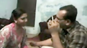 desi video: Bangla Man Fucking Saali At Home