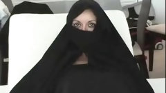iranian video: Beautiful Iranian wife pleasures his hard cock